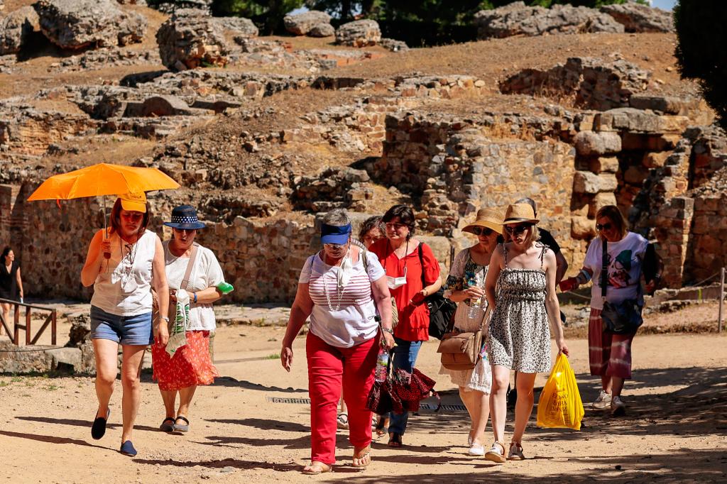 El Ayuntamiento de Mérida ofrece una serie de recomendaciones ante la alerta por altas temperaturas este fin de semana El Ayuntamiento de Mérida ofrece una serie de recomendaciones ante la alerta por altas temperaturas este fin de semana