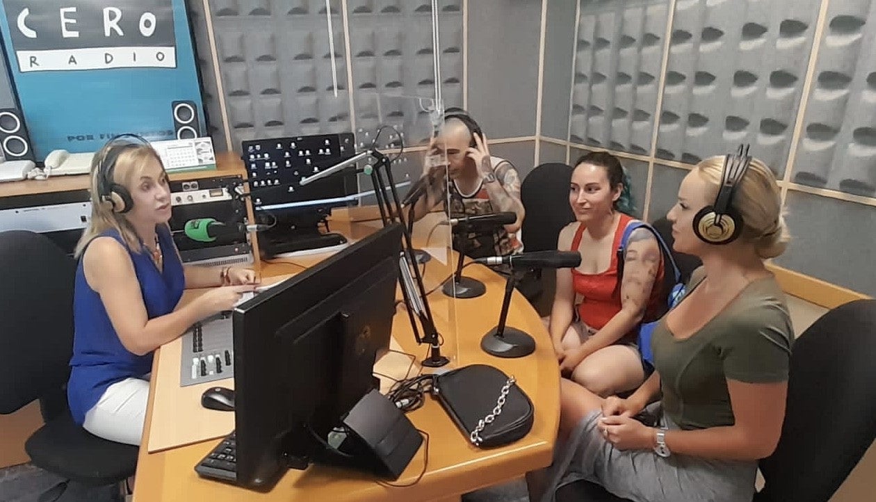 Entrevista a los vecinos afectados por el aviso de desahucio de la Sareb Entrevista a los vecinos afectados por el aviso de desahucio de la Sareb