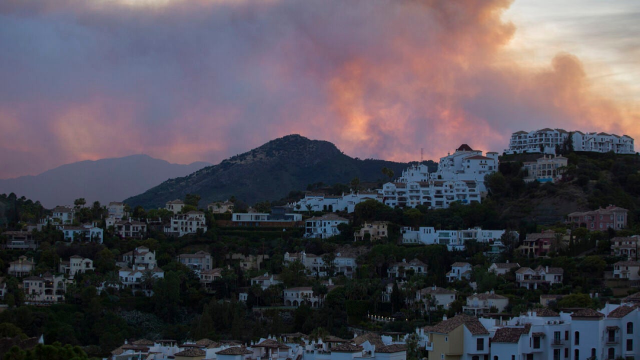 Incendio En La Sierra Bermeja De Málaga: Estabilizado El Fuego Tras ...