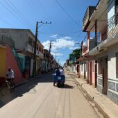 Imagen de una calle de una ciudad cubana
