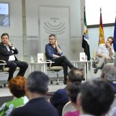 Eduardo Madina y Borja Sémper presentaban en Mérida su libro conjunto "Todos los futuros perdidos"
