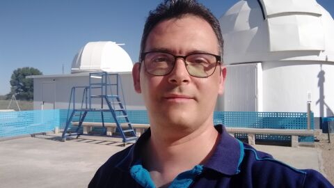 Victoriano Canales en el Observatorio Astron&oacute;mico de La Hita