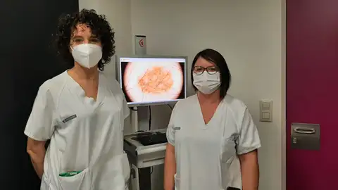 De izquierda a derecho: Carmen Berenguer y Teresa Signes De izquierda a derecho: Carmen Berenguer y Teresa Signes