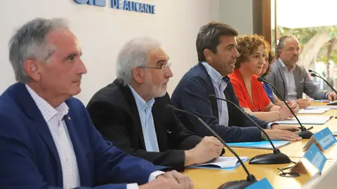 Carlos Mazón con representantes de las ONG´s beneficiarias de las ayudas de la Diputación