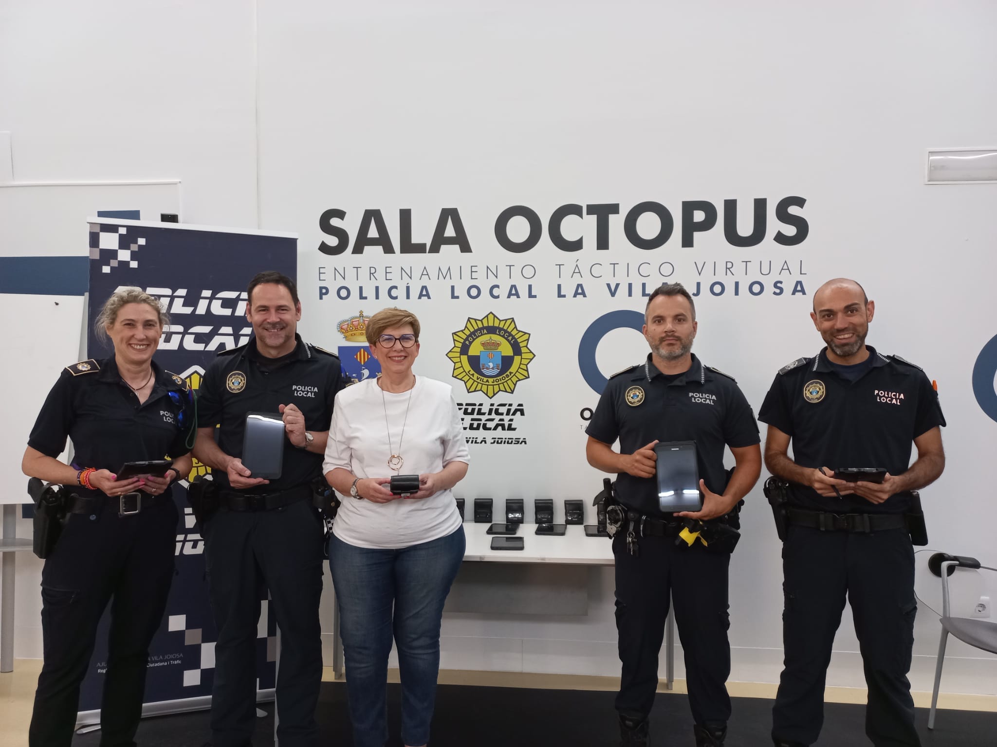 La Policía Local de La Vila Joiosa impondrá multas telemáticas a través de una tablet La Policía Local de La Vila Joiosa impondrá multas telemáticas a través de una tablet