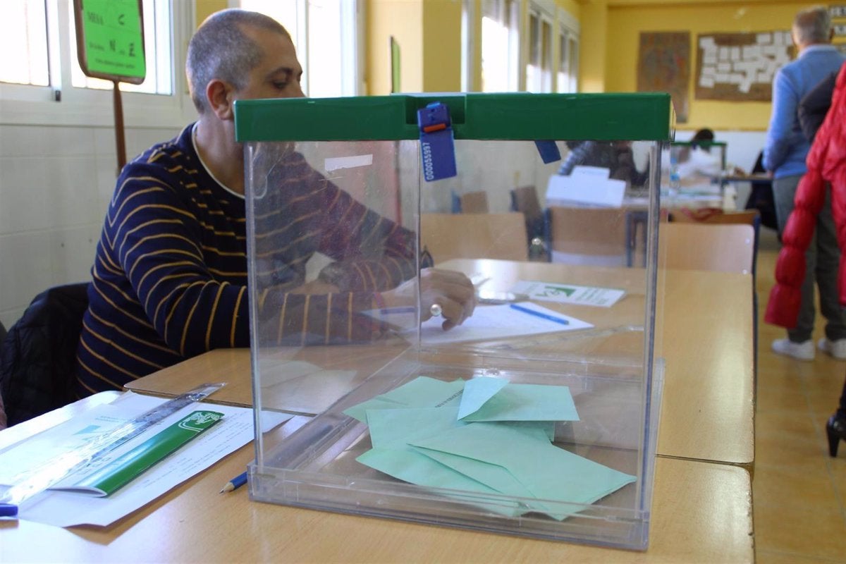 Jubilados por el futuro, Recortes Cero... Lo partidos más raros que se presentan a las elecciones en Andalucía Jubilados por el futuro, Recortes Cero... Lo partidos más raros que se presentan a las elecciones en Andalucía