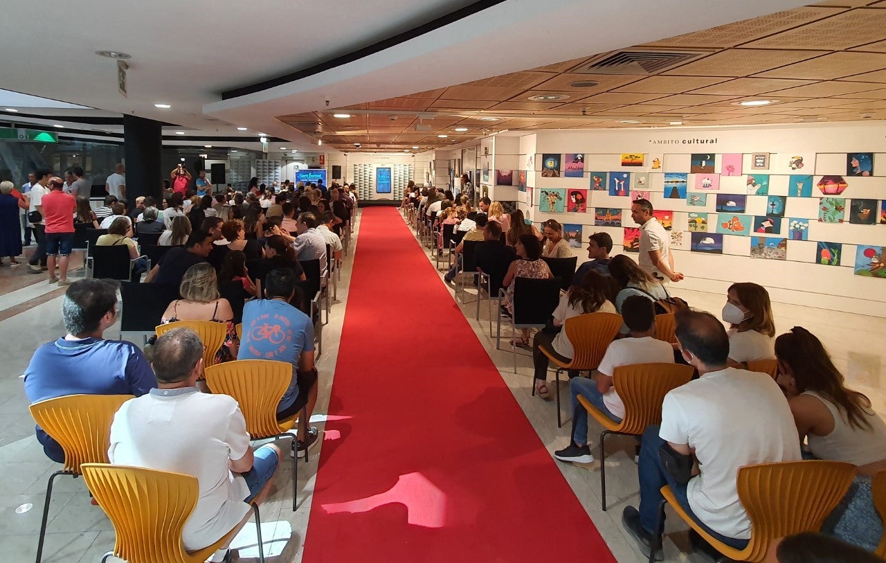 El colegio Casablanca, el IES Tirant lo Blanc y la UMH de Elche, premiados en el V Festival de Cine Educativo de El Corte Inglés El colegio Casablanca, el IES Tirant lo Blanc y la UMH de Elche, premiados en el V Festival de Cine Educativo de El Corte Inglés