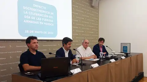 Presentación del estudio de impacto socioeconómico del Día de las FFAA en Huesca.