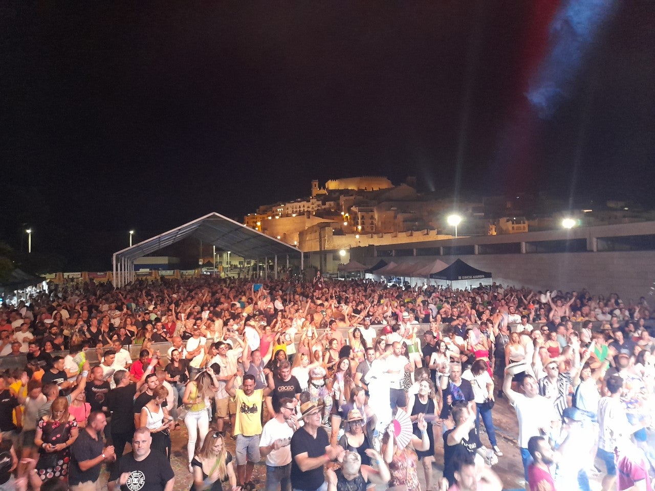 Peñíscola instala 100 placas solares para reducir la huella de carbono del festival Peñíscola instala 100 placas solares para reducir la huella de carbono del festival