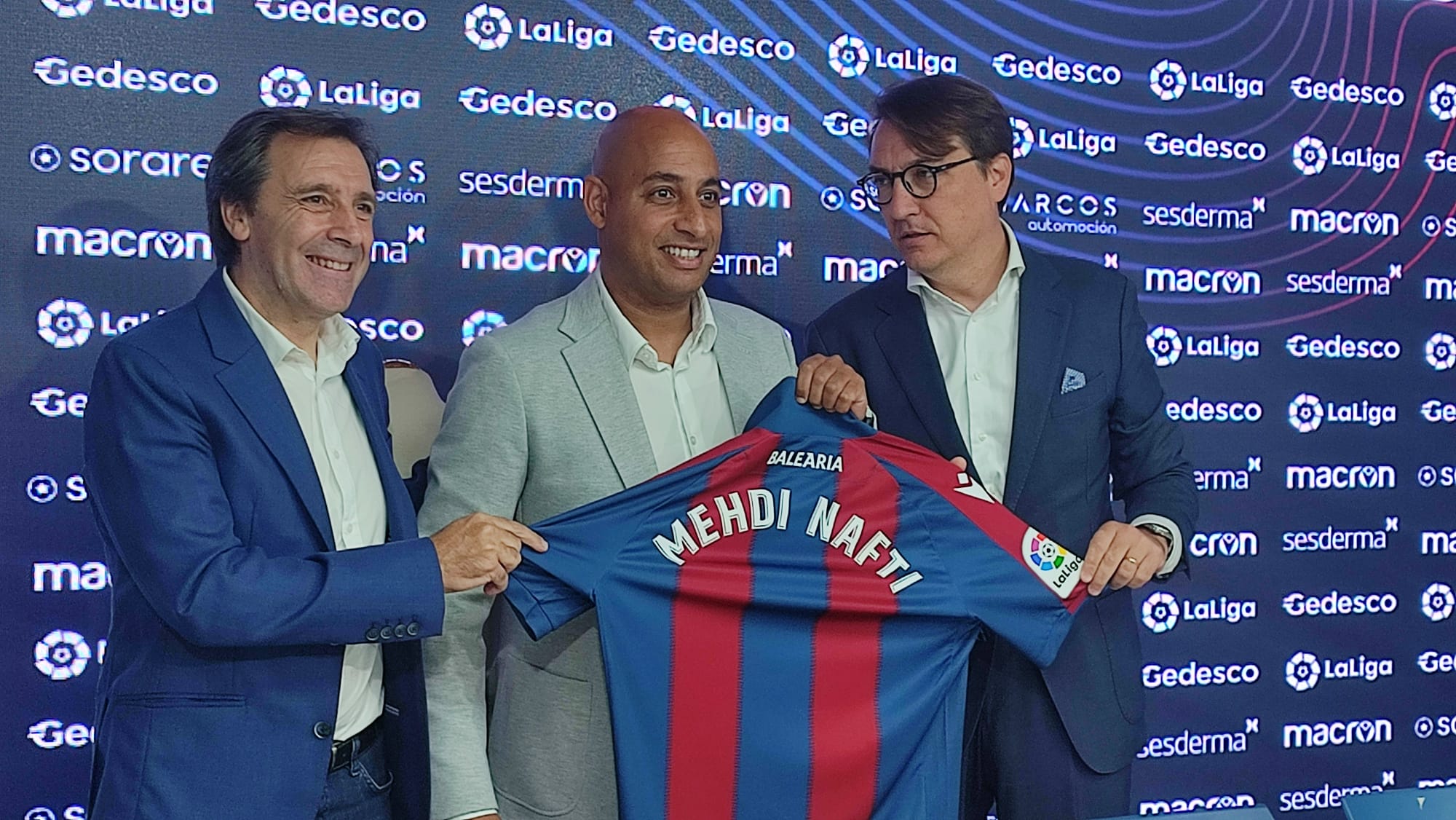 Nafti: "Vamos a hacer un equipo de segunda no uno de primera que compita en segunda" Nafti: "Vamos a hacer un equipo de segunda no uno de primera que compita en segunda"