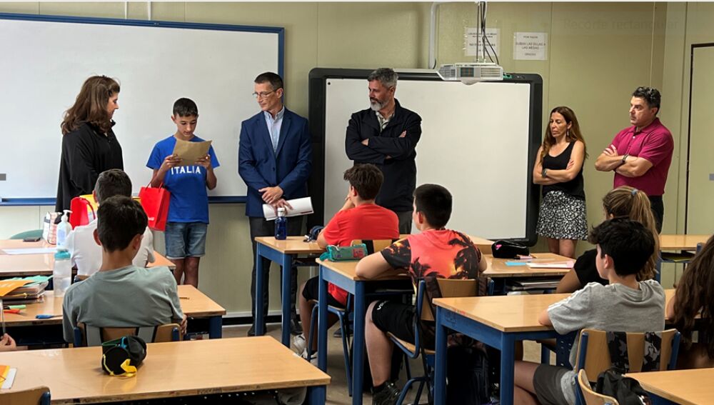 Entrega de Premio Ganador Concurso CJT de Huelva.