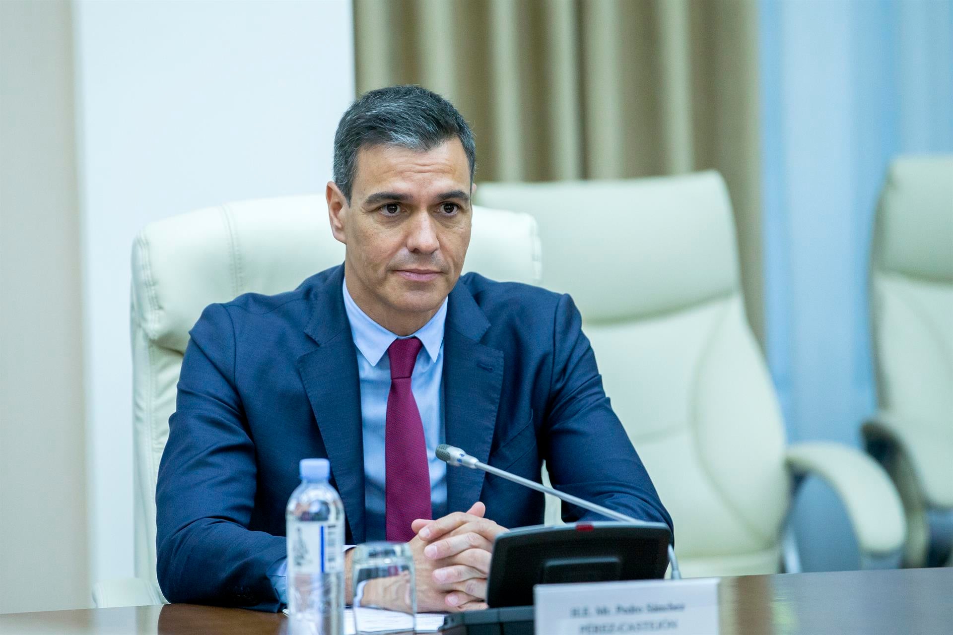 Pedro Sánchez estudia reformar de nuevo el Gobierno y enviar a algunos ministros a las municipales Pedro Sánchez estudia reformar de nuevo el Gobierno y enviar a algunos ministros a las municipales