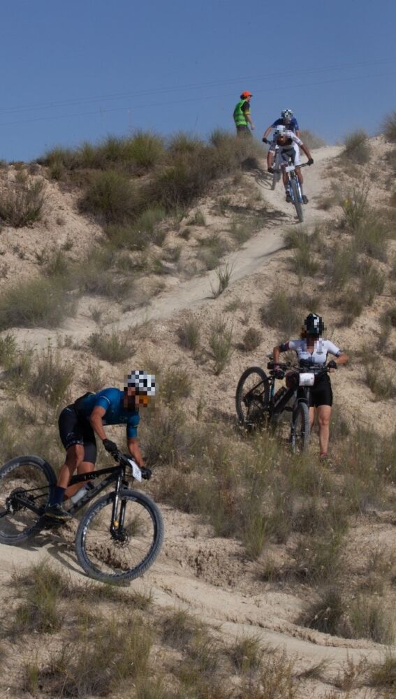 Prueba de mountain-bike en el entorno del Pantano de Elche. 