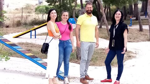 Redov&aacute;n pone en marcha su primer parque canino con juegos elaborados a base de productos reciclados 