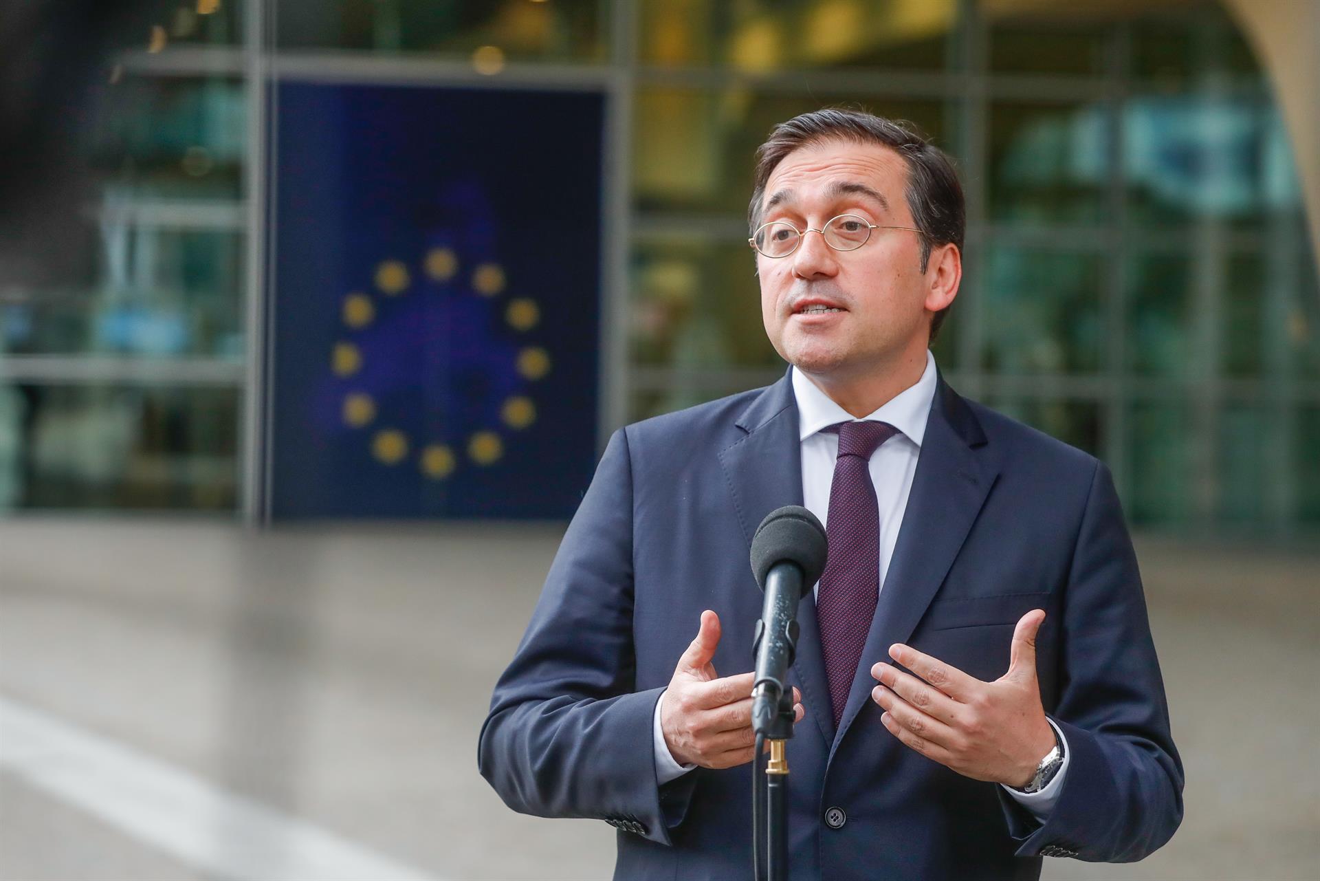 Albares responde a Belarra: "El envío de tropas no se ha planteado en ningún momento" Albares responde a Belarra: "El envío de tropas no se ha planteado en ningún momento"