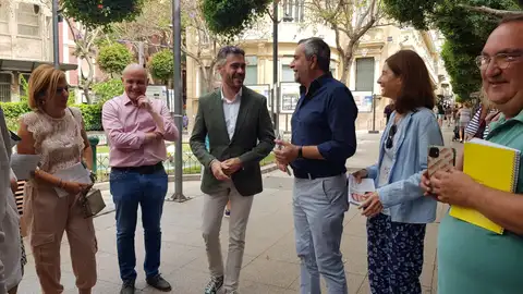 El portavoz de la Comisión Ejecutiva Federal del PSOE, Felipe Sicilia, por el centro de Almería ONDA CERO ALMERIA