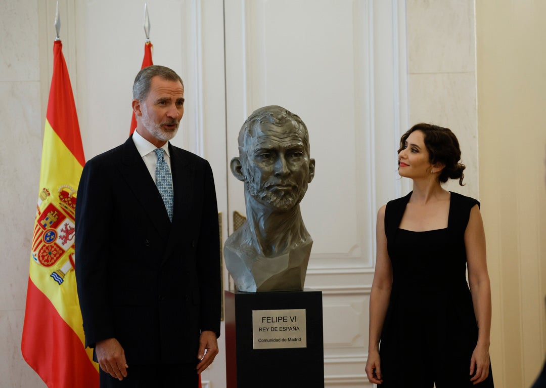 Así es la nueva escultura del rey Felipe VI que estará en la sede de la Comunidad de Madrid Así es la nueva escultura del rey Felipe VI que estará en la sede de la Comunidad de Madrid