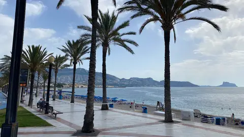 paseo albir l'alfas del pi poco nuboso paseo albir l'alfas del pi poco nuboso