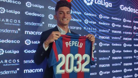 Pepelu renueva con el Levante hasta 2032