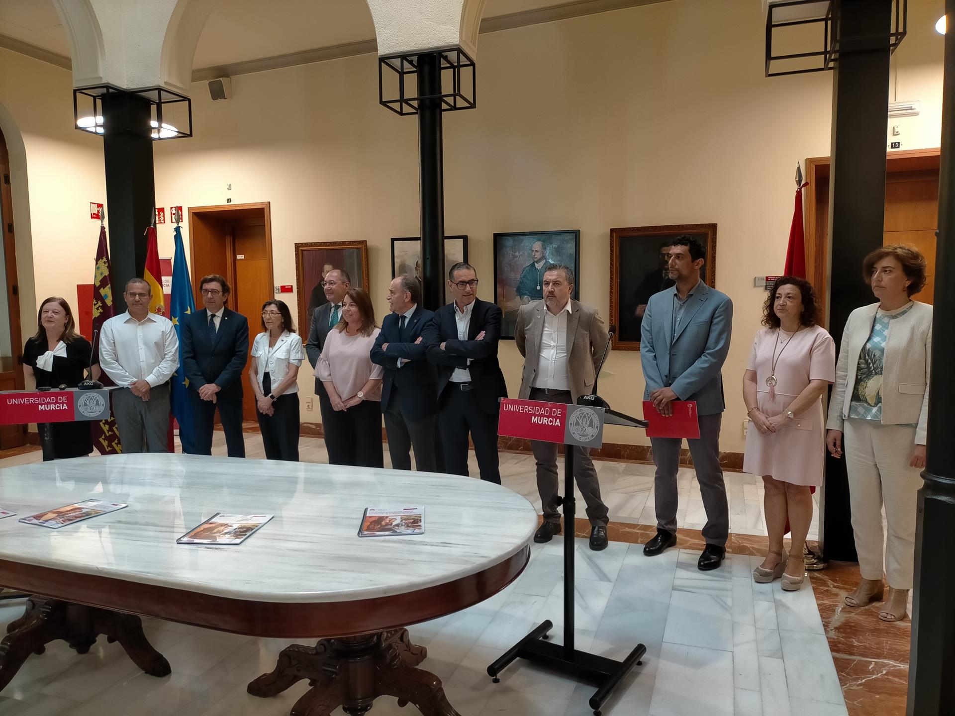 Uno de cada tres estudiantes de Bachillerato en Murcia cree que su economía familiar condicionará su futuro académico Uno de cada tres estudiantes de Bachillerato en Murcia cree que su economía familiar condicionará su futuro académico