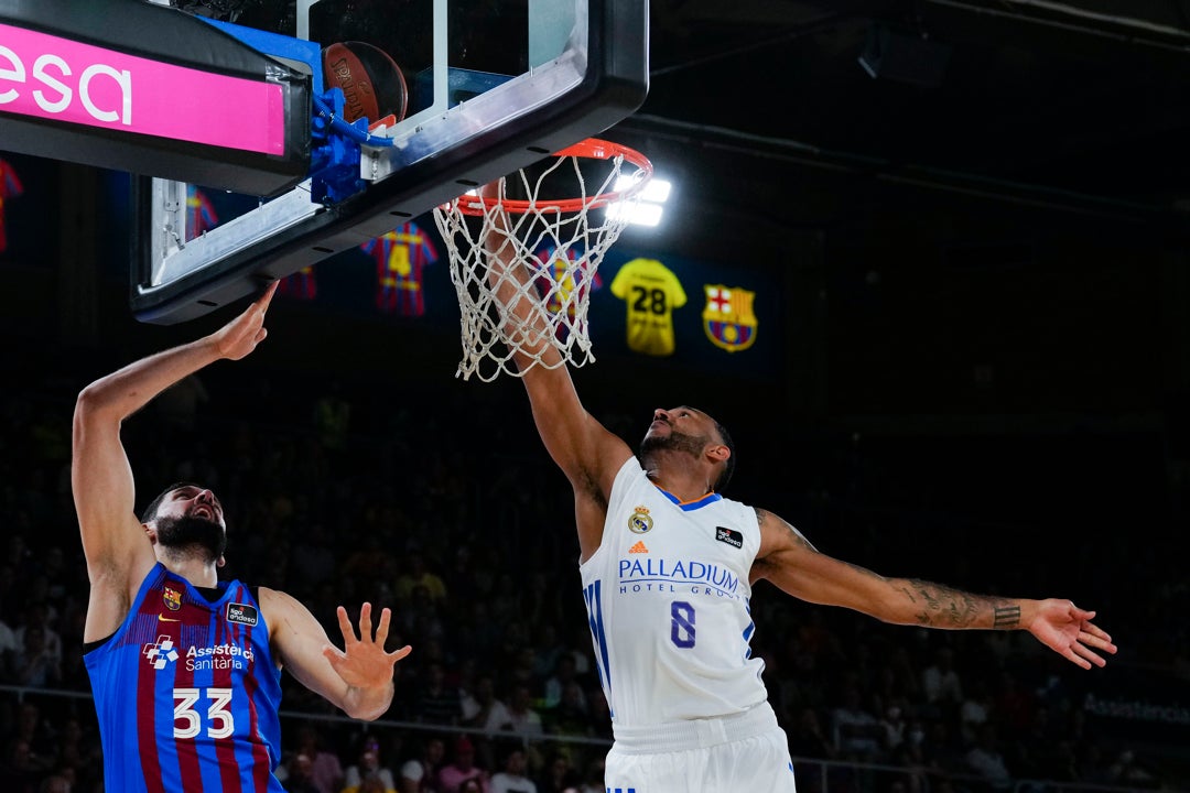 El Real Madrid gana y arrebata el factor cancha al Barcelona El Real Madrid gana y arrebata el factor cancha al Barcelona