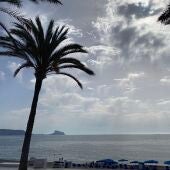 nubes y claros albir l'alfas del pi