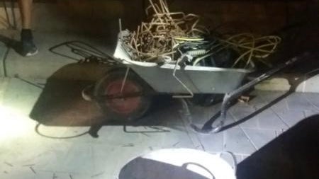 La Policía Local detiene a un hombre tras robar en una obra próxima al puente de la Generalitat La Policía Local detiene a un hombre tras robar en una obra próxima al puente de la Generalitat