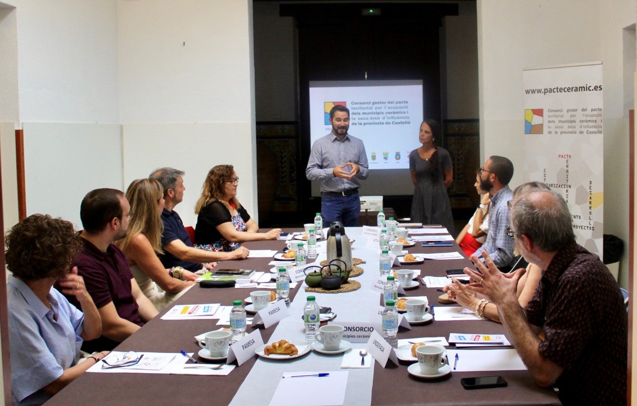 El Museu de Cerámica de l´Alcora acoge los primeros “Desayunos del Pacto" El Museu de Cerámica de l´Alcora acoge los primeros “Desayunos del Pacto"