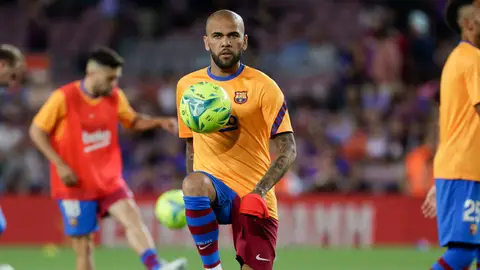 Dani Alves anuncia que no seguirá en el Barça