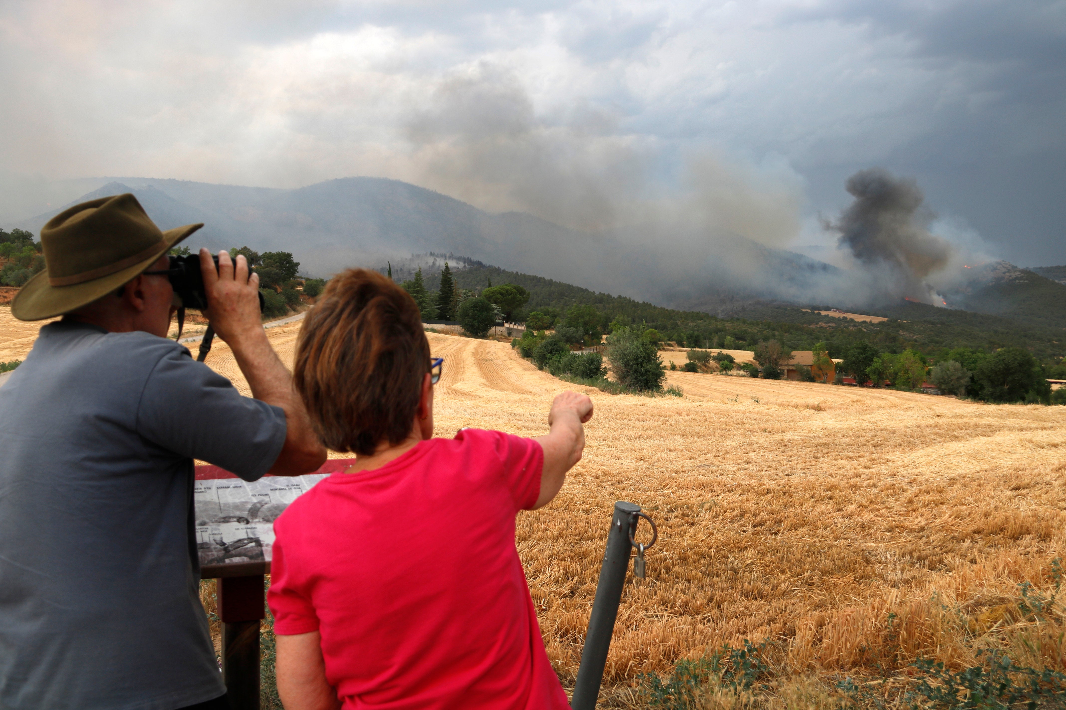 Més d'una seixantena d'efectius dels Bombers continuen treballant aquest dijous en l'incendi de Baldomar que ha cremat unes 550 hectàrees Més d'una seixantena d'efectius dels Bombers continuen treballant aquest dijous en l'incendi de Baldomar que ha cremat unes 550 hectàrees