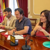 La firma del convenio se desarrolló en el Ayuntamiento de Cádiz