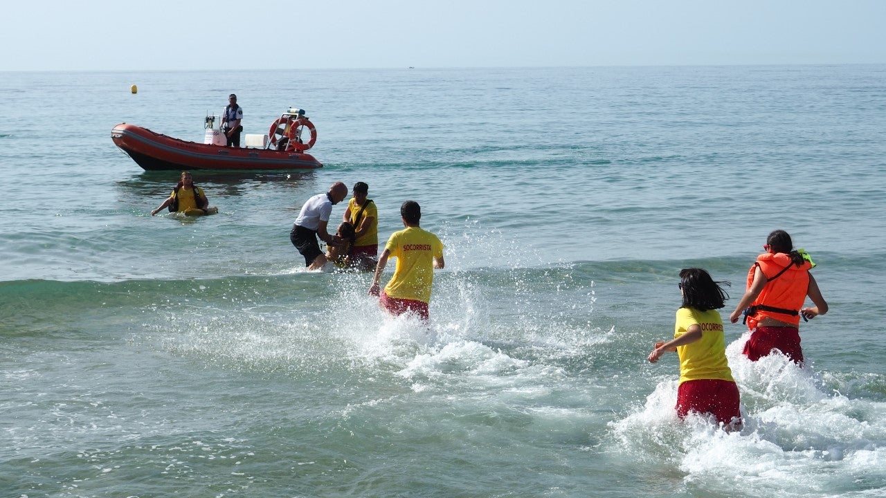 La Vila testea los servicios de salvamento marítimos con un Simulacro en la Playa Centro La Vila testea los servicios de salvamento marítimos con un Simulacro en la Playa Centro