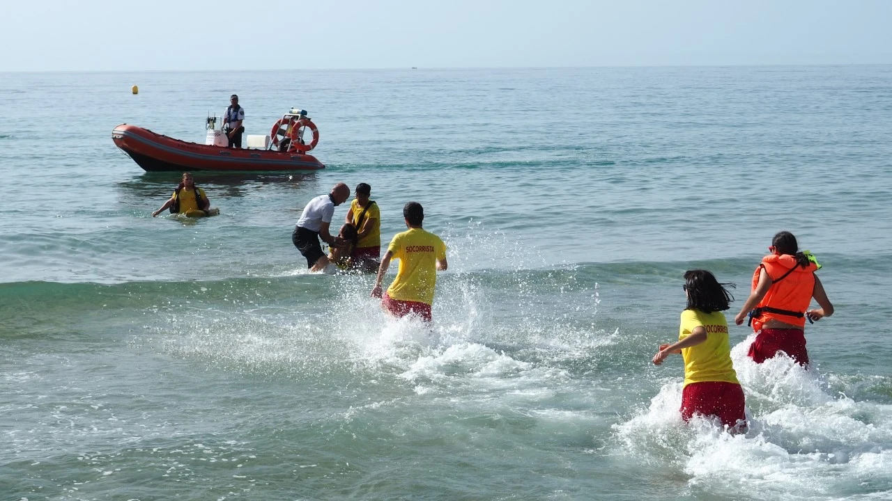 Simulacro rescate en la playa Simulacro rescate en la playa