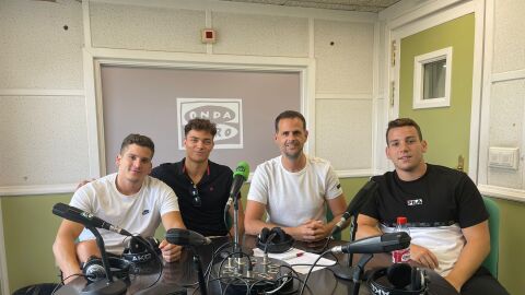 Estandartes del Club Waterpolo Marbella que triunfan fuera de casa