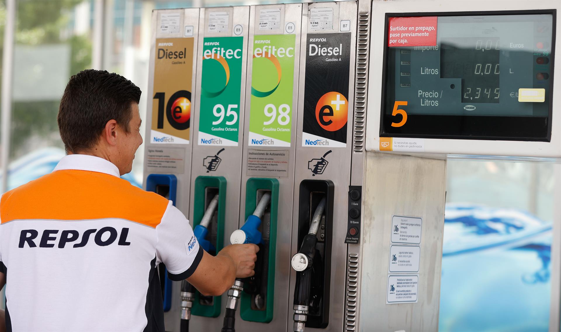 El precio de la gasolina vuelve a batir récord: esto es lo que cuesta llenar el depósito El precio de la gasolina vuelve a batir récord: esto es lo que cuesta llenar el depósito