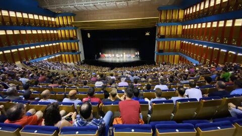 Asamblea de trabajadores del metal en el Palacio de Festivales para ratificar el acuerdo de sindicatos y patronal.