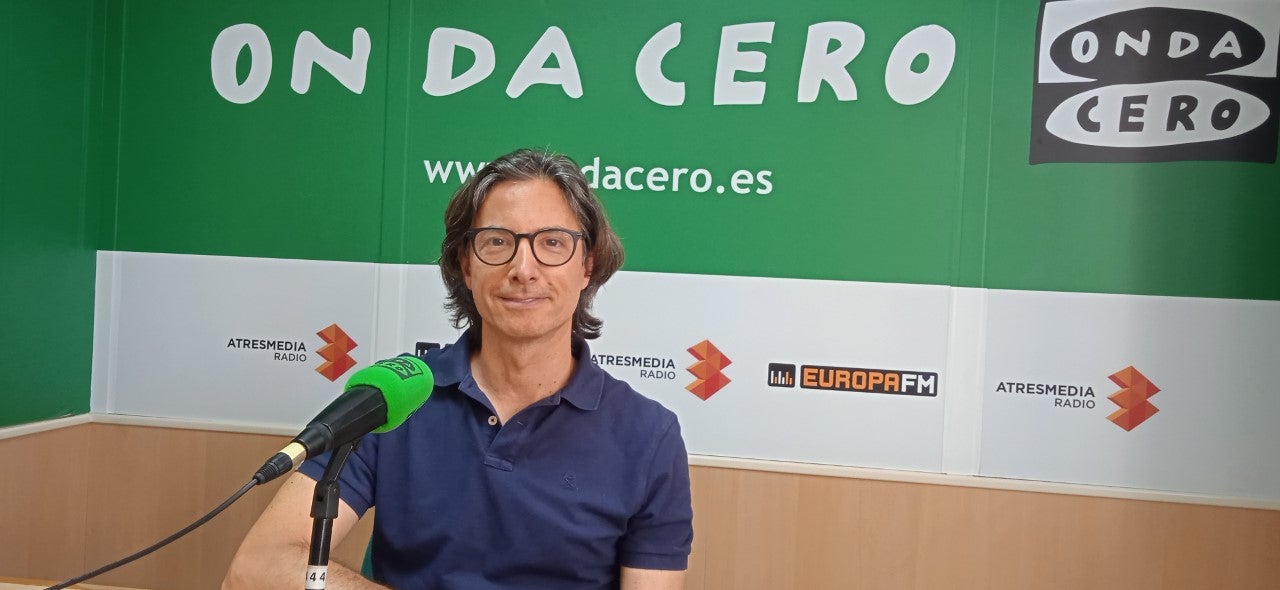 Dr. Javier Sendra: "La osteoporosis está en la causa de gran número de fracturas de vértebras" Dr. Javier Sendra: "La osteoporosis está en la causa de gran número de fracturas de vértebras"