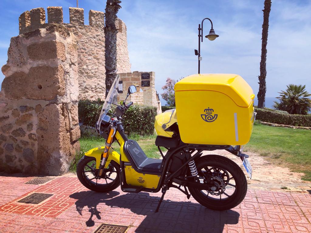 Correos estrena en la Vega Baja 28 nuevas motos de reparto eléctricas ya en funcionamiento Correos estrena en la Vega Baja 28 nuevas motos de reparto eléctricas ya en funcionamiento