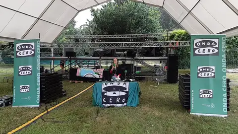 Programa especial dende o Festival Surfing Lérez Susana Pedreira no set de radio instalado no festival en Pontevedra