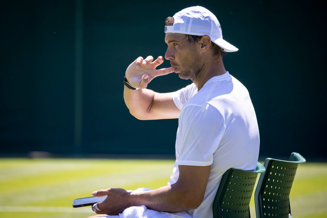 Nadal se exhibe en hierba tres años después Nadal se exhibe en hierba tres años después
