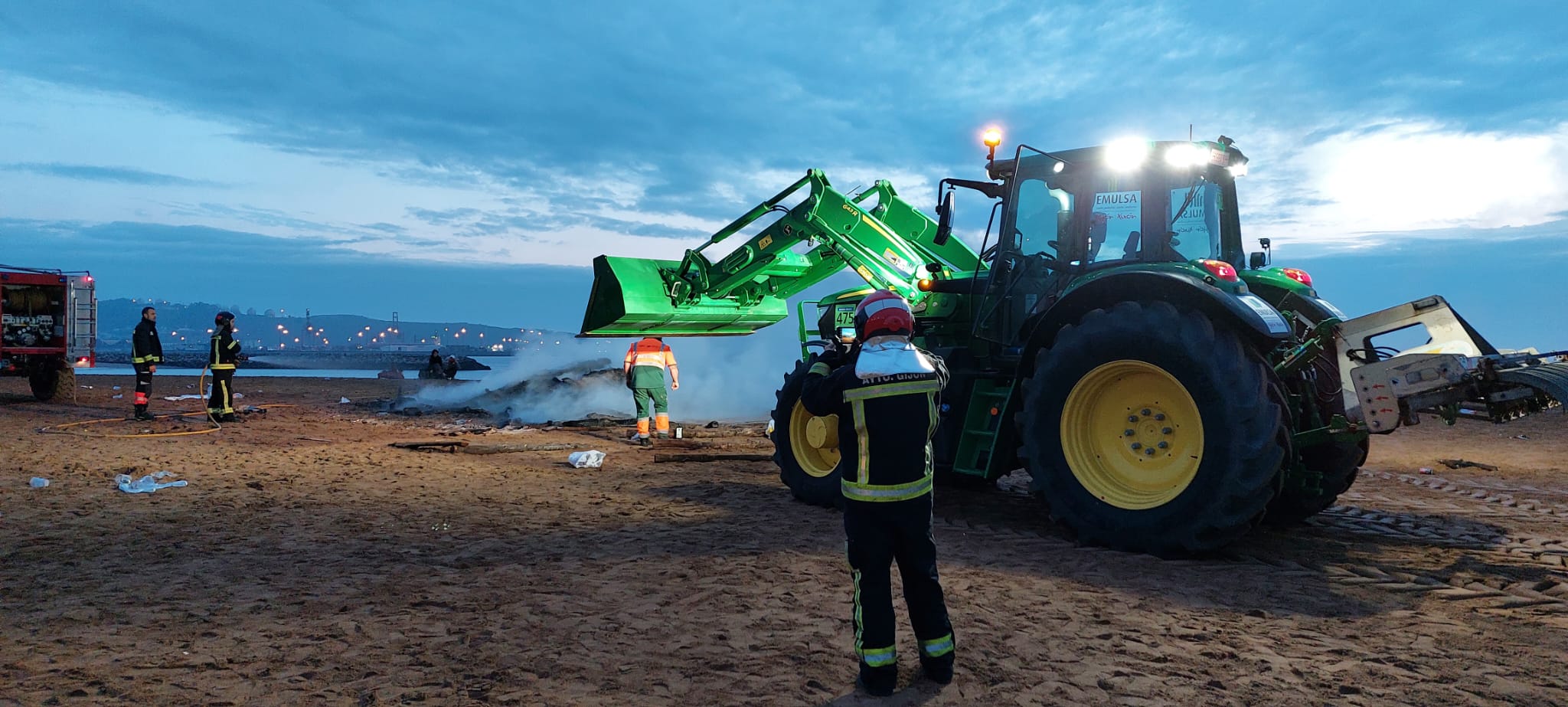 Recogidas 5 toneladas de residuos en Poniente Recogidas 5 toneladas de residuos en Poniente