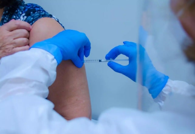 Un estudio de FISABIO refleja que "casi la mitad" de la población valenciana ha pasado ya el COVID-19 Un estudio de FISABIO refleja que "casi la mitad" de la población valenciana ha pasado ya el COVID-19