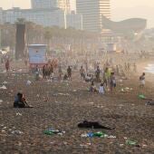 Playas llenas de basura tras las fiestas de San Juan