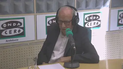 Alfonso Guerra durante una entrevista en 'Más de uno' Alfonso Guerra, sobre Yolanda Díaz: "¿Esta persona quiere liderar algo en España? Es un bluf"