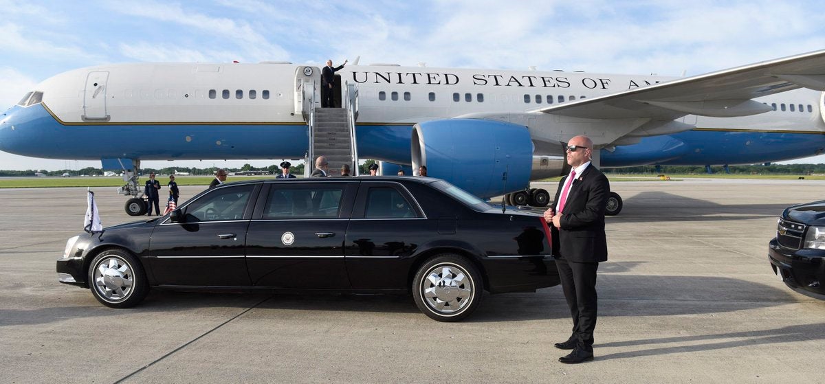 Así es 'La Bestia', el increíble coche de Biden con un lanzagranadas incorporado Así es 'La Bestia', el increíble coche de Biden con un lanzagranadas incorporado
