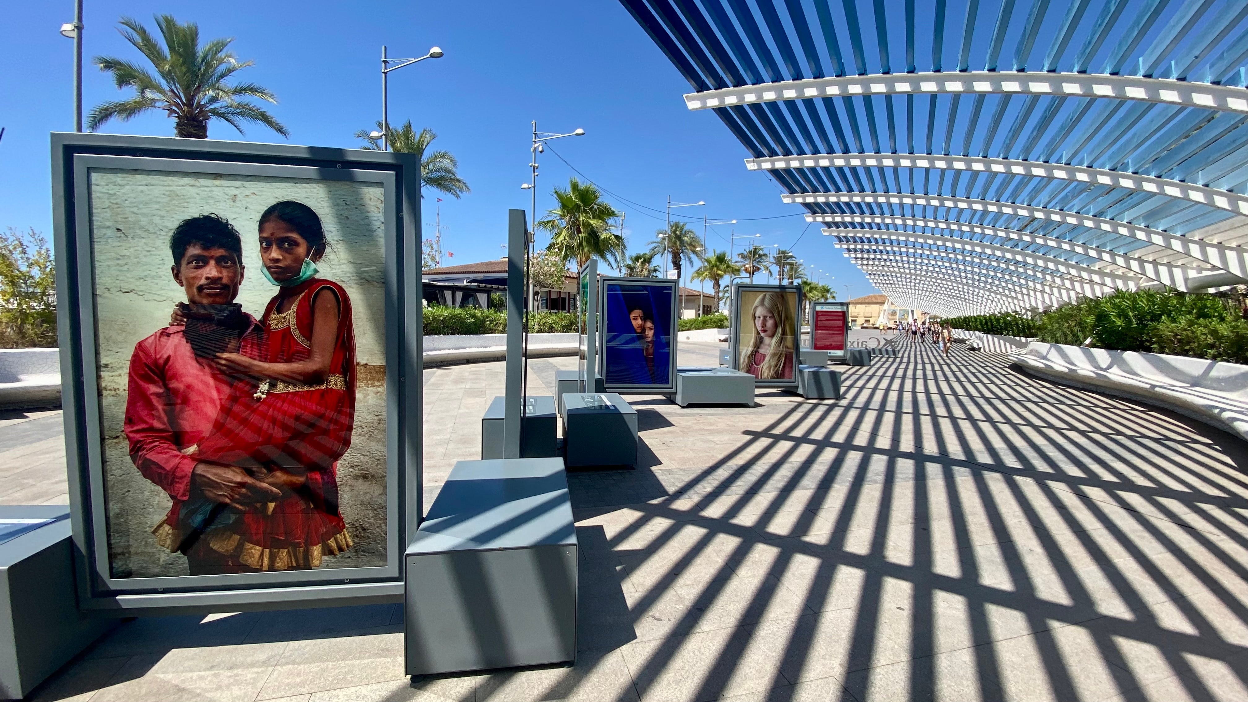 La Fundación ”la Caixa” y el Ayuntamiento de Torrevieja presentan Tierra de sueños de Cristina García Rodero La Fundación ”la Caixa” y el Ayuntamiento de Torrevieja presentan Tierra de sueños de Cristina García Rodero