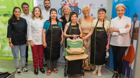 Asunción Parreño feliz con su premio de Superchef Senior 2022 Asunción Parreño feliz con su premio de Superchef Senior 2022