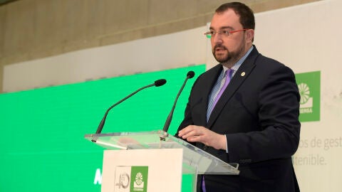 Adri&aacute;n Barb&oacute;n, en el 40 aniversario de Cogersa