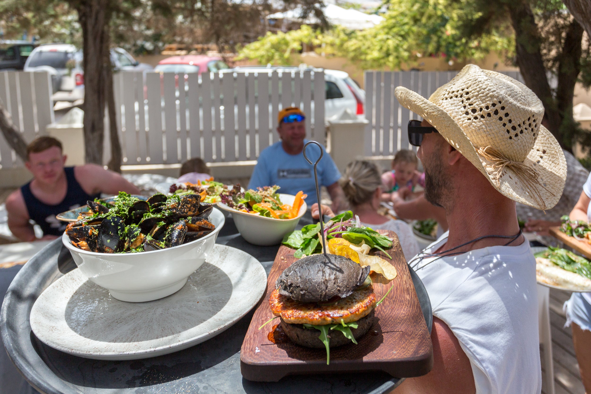 250 nuevos 'Soletes de verano' en España: la Guía Repsol premia a chiringuitos, terrazas y heladerías 250 nuevos 'Soletes de verano' en España: la Guía Repsol premia a chiringuitos, terrazas y heladerías