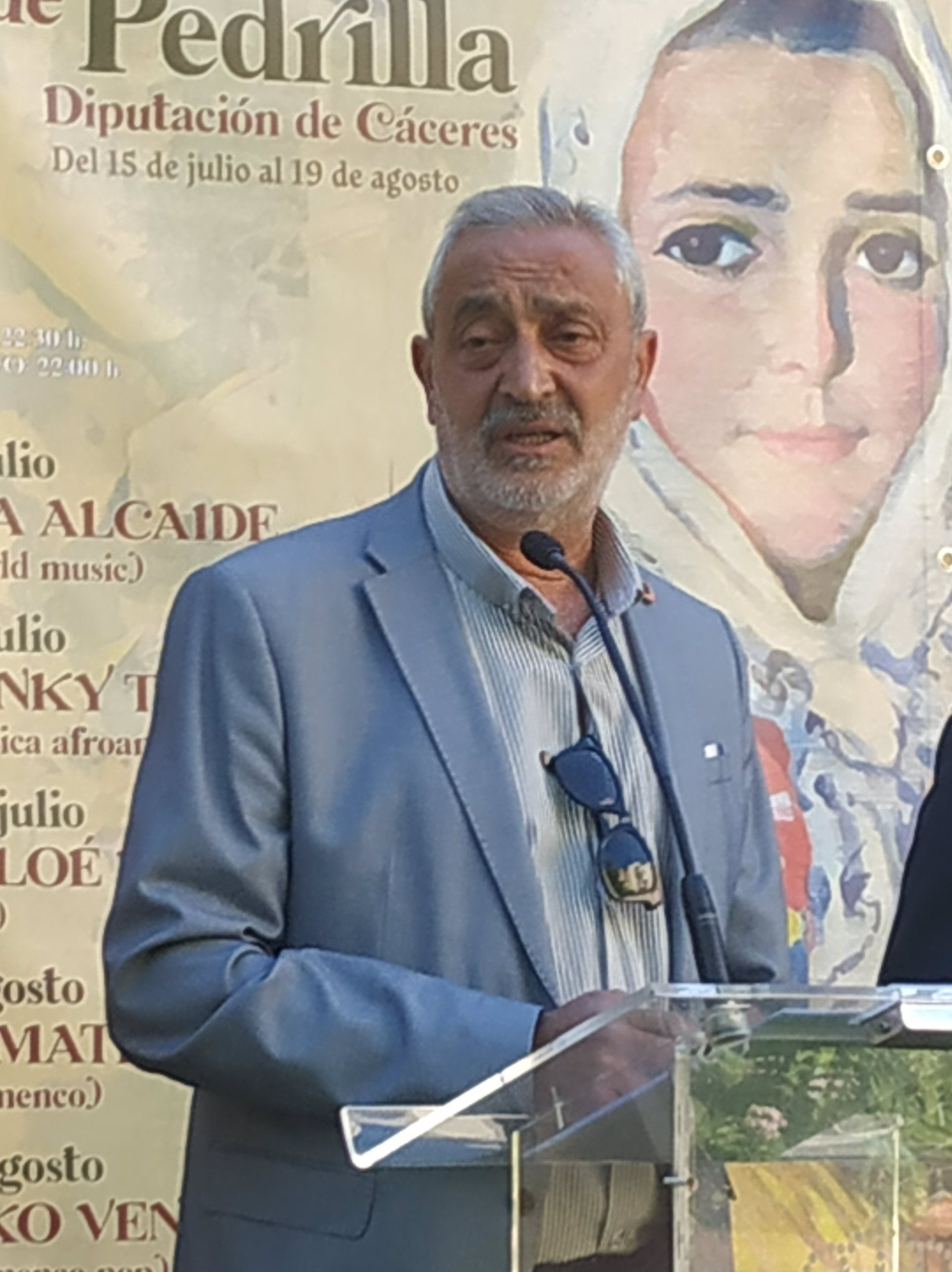 El presidente de la Diputación de Cáceres critica que la sentencia sobre las cruces se pueda recurrir tras dos archivos El presidente de la Diputación de Cáceres critica que la sentencia sobre las cruces se pueda recurrir tras dos archivos